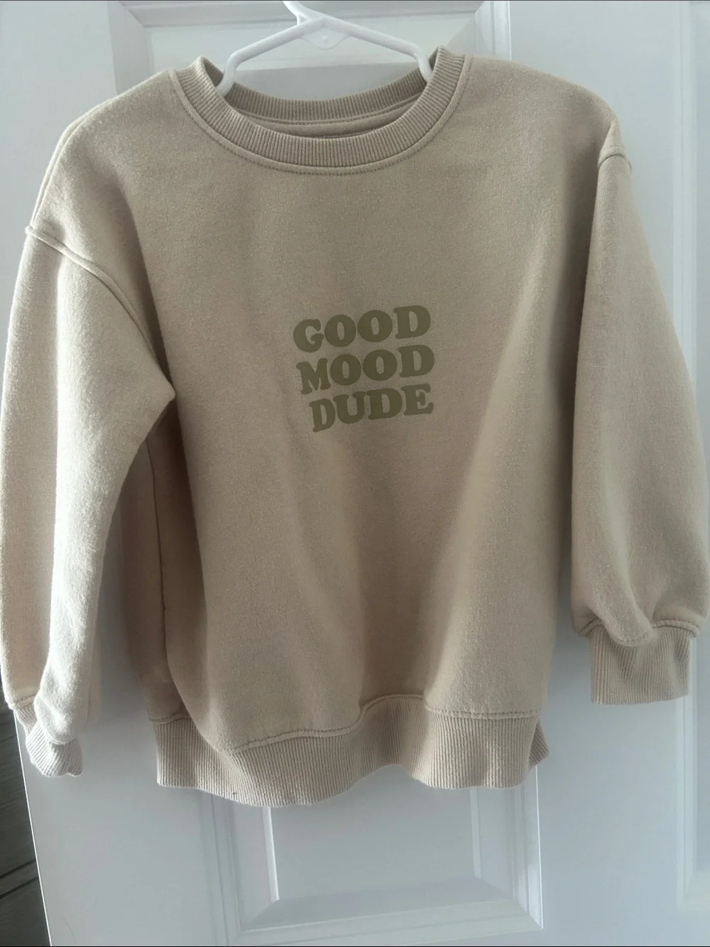 Cat & Jack Beige Crewneck Sweatshirt with Olive Graphic